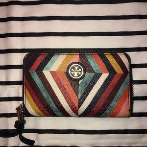 Tory Burch mini wallet